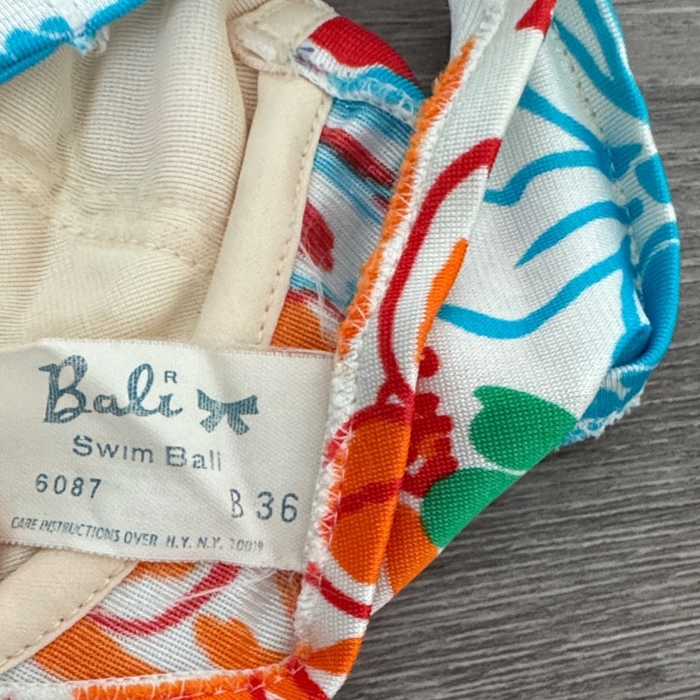 Deadstock 70s Bali Floral Bikini Top - Picture 6 of 13